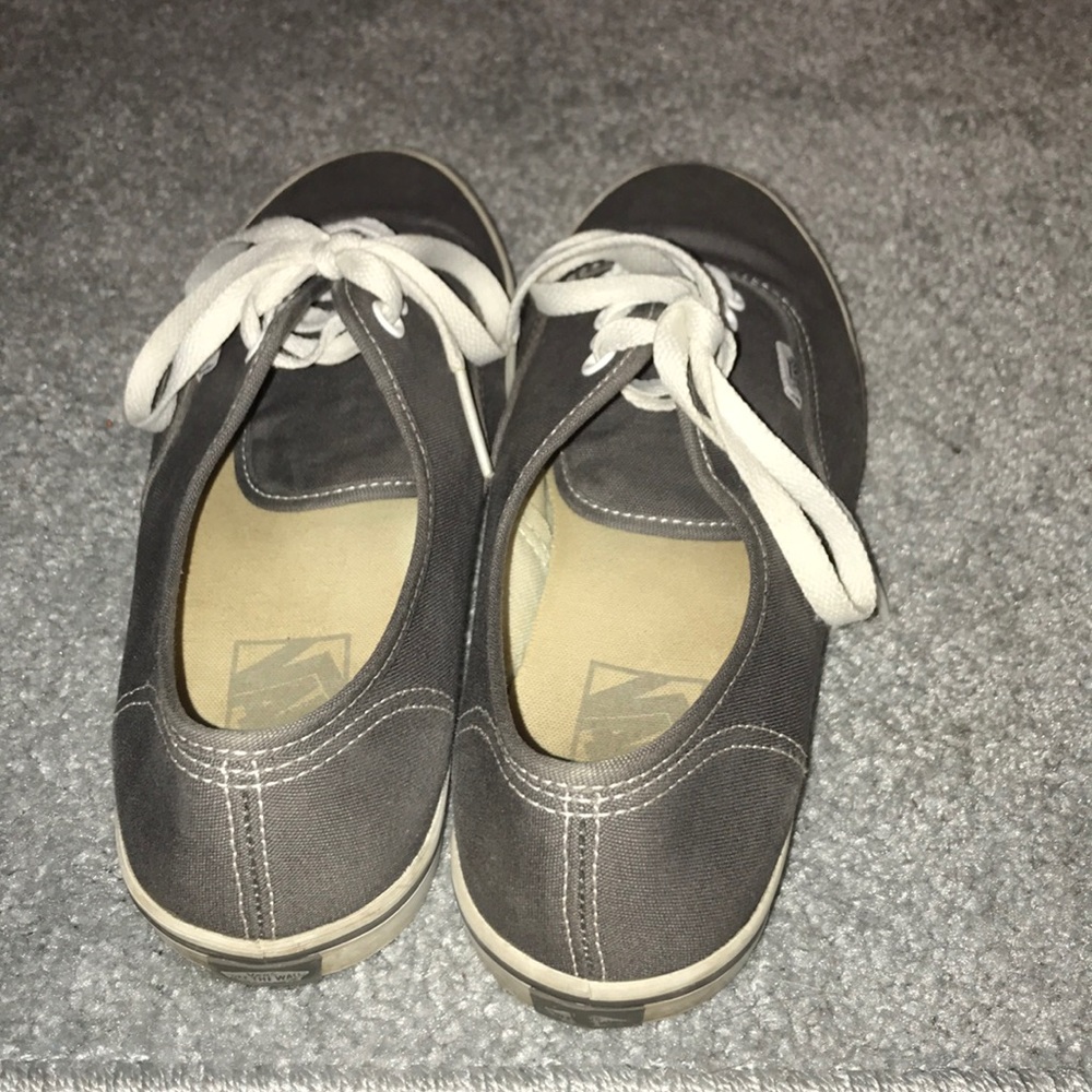 Vans - Picture 2 of 4